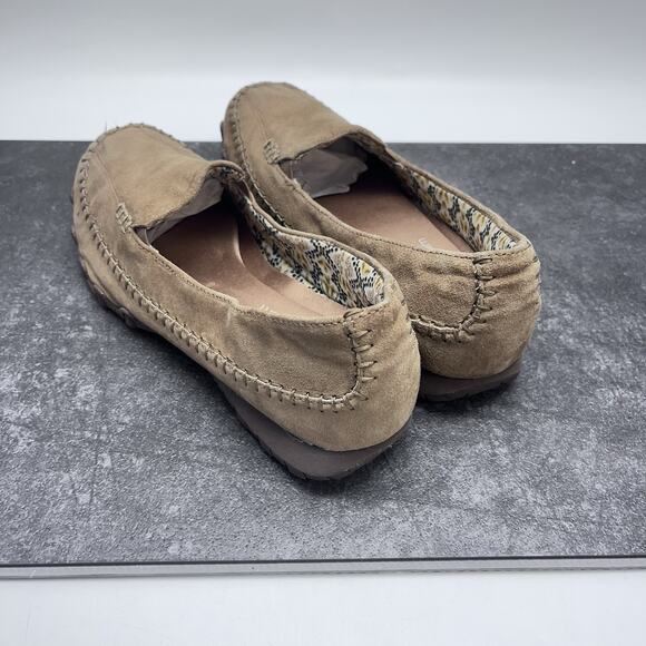Skechers Relaxed Fit Pedestrian Tan Suede Loafers Women's US 8 Memory Foam Shoes - Picture 3 of 10
